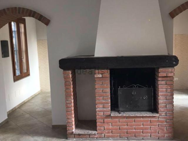 Casa in vendita a Bastida Pancarana, Lombardia
