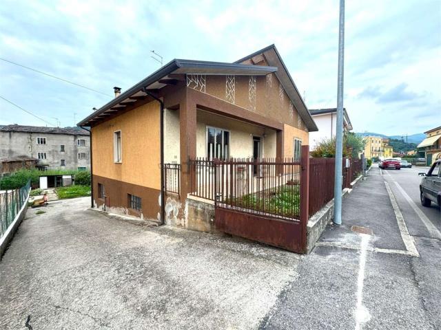 Casa in vendita a Montecchia Di Crosara, Veneto