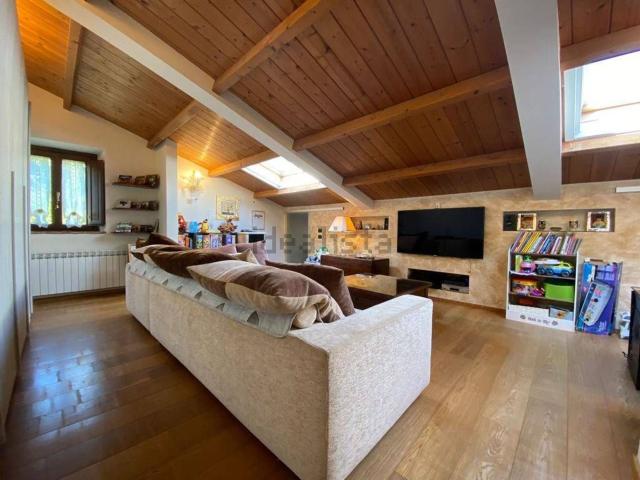 Casa in vendita a Vinacciano, Serravalle Pistoiese