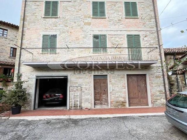 Casa in vendita a Badia Petroia, San Leo Bastia