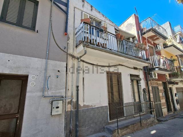 Casa in vendita a Paternò, Catania