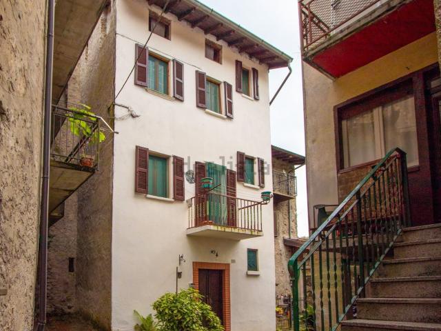 Casa in vendita a Grandola Ed Uniti, Lombardia