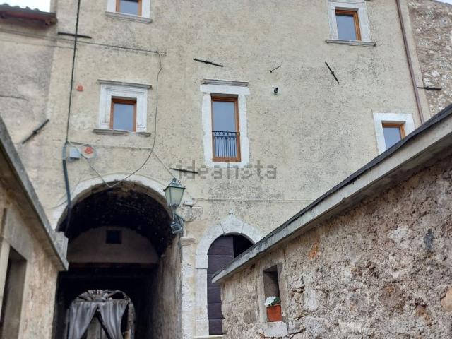 Casa in vendita a Castelvecchio Calvisio, Abruzzo