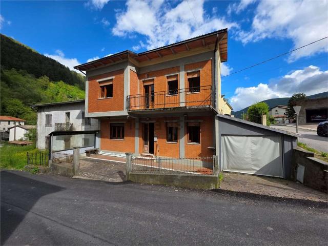 Casa in vendita a Unione Comuni Garfagnana, Vagli Sotto