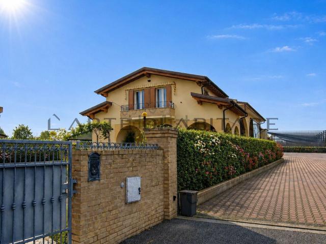 Casa in vendita a Legnaro, Veneto