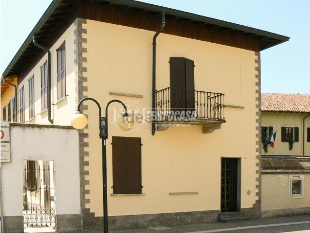 Casa in vendita a Cascina Confaloniera, Rosate