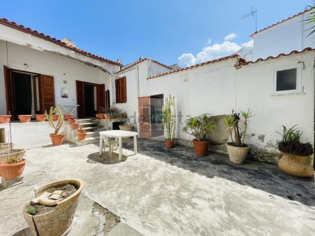 Casa in vendita a Forio, Campania