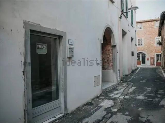 Casa in vendita a Montevarchi, Toscana