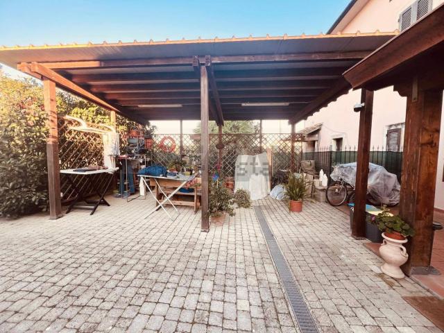 Casa in vendita a Cecina, Toscana