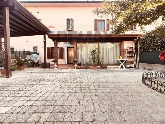 Casa in vendita a Cecina, Toscana
