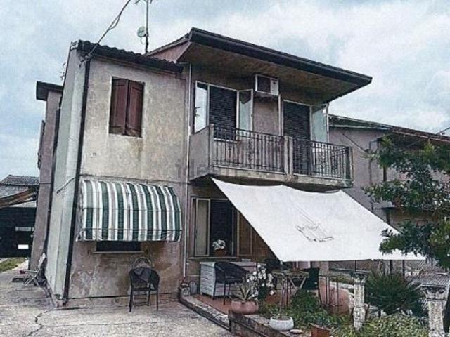 Casa in vendita a Anguillara Veneta, Veneto