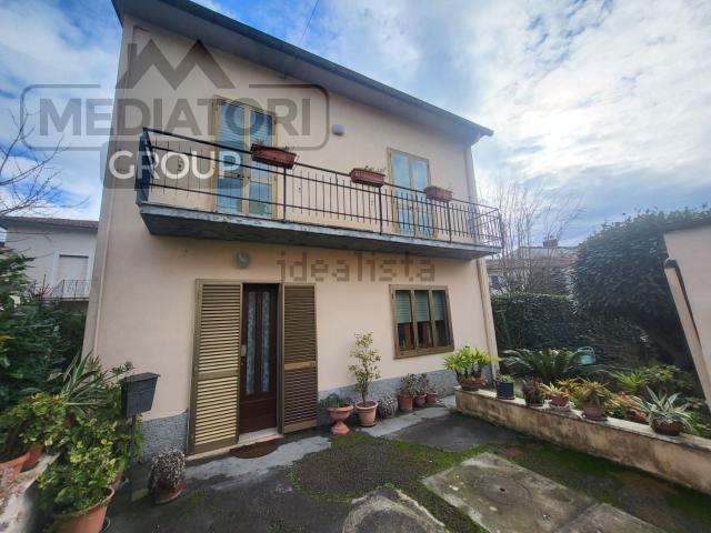 Casa in vendita a Montale Alto, Montale