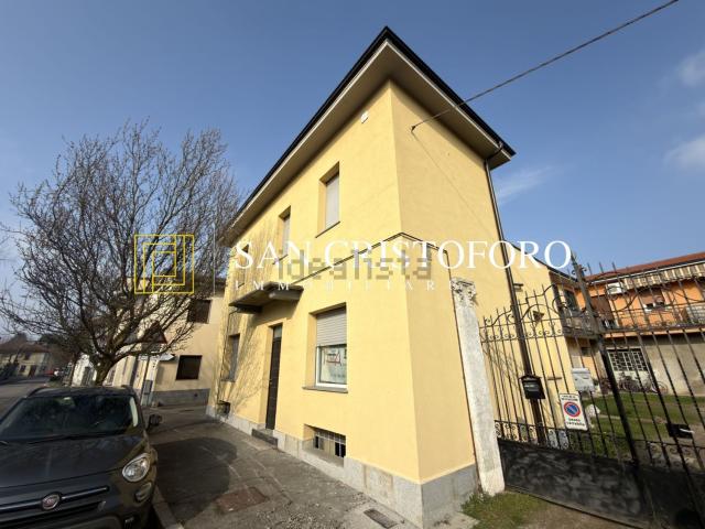 Casa in vendita a Rescaldina, Lombardia
