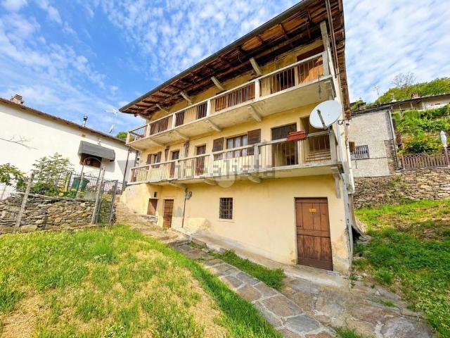 Casa in vendita a Ungiasca, Cossogno