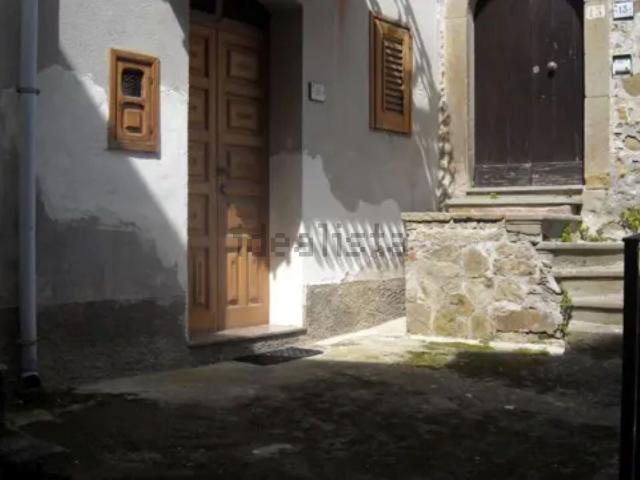 Casa in vendita a Ficarra, Sicilia