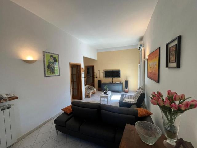 Casa in vendita a Agliana, Toscana