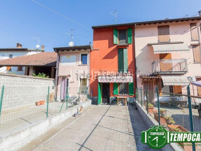 Casa in vendita a Azzanello, Cremona