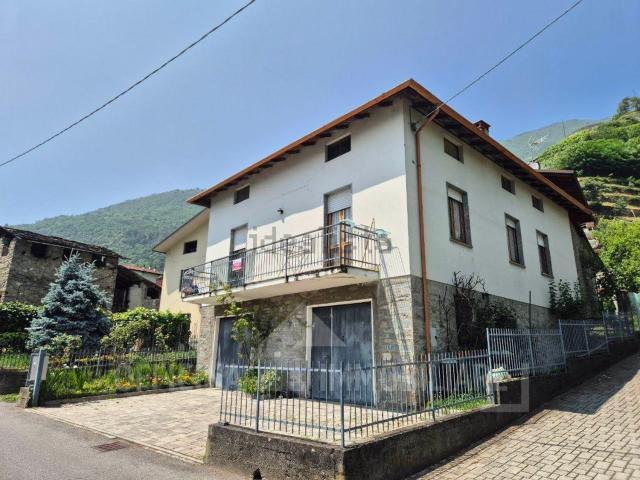 Casa in vendita a Ardenno, Lombardia