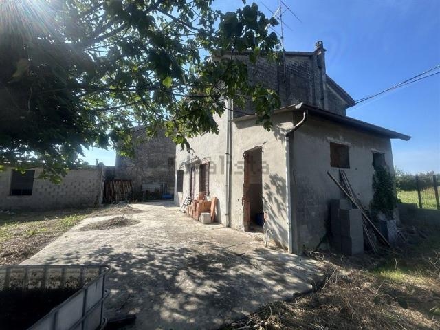 Casa in vendita a Rivarolo del Re ed Uniti, Cremona