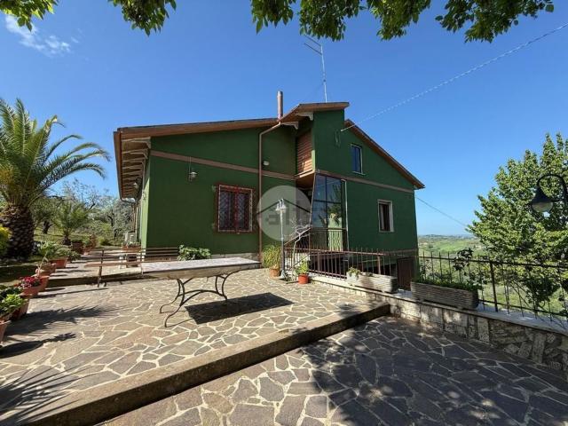 Casa in vendita a Montebuono, Lazio