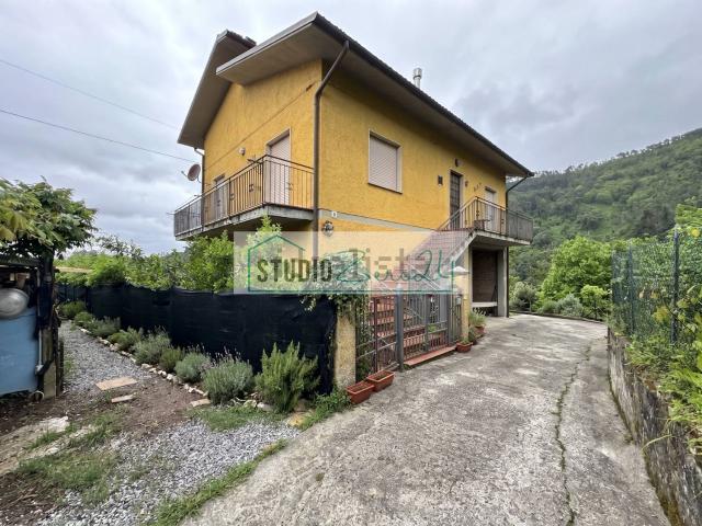Casa in vendita a Corsanico, Montignoso