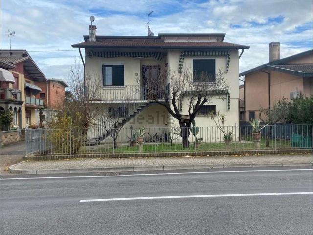 Casa in vendita a Basse, Campolongo Maggiore