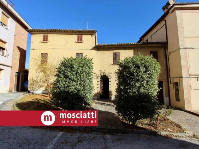 Casa in vendita a Matelica, Macerata