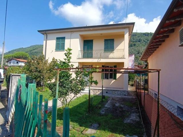 Casa in vendita a Mirteto, Massa
