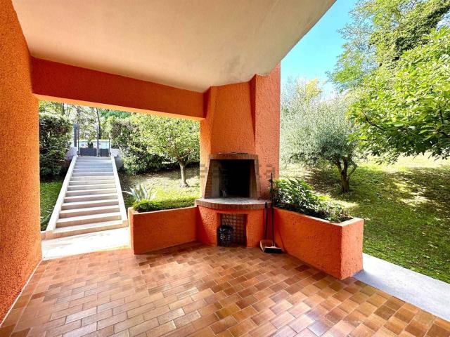 Casa in vendita a Vallefoglia, Marche
