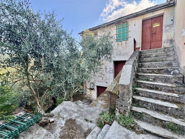 Casa in vendita a Pieve Di Teco, Liguria
