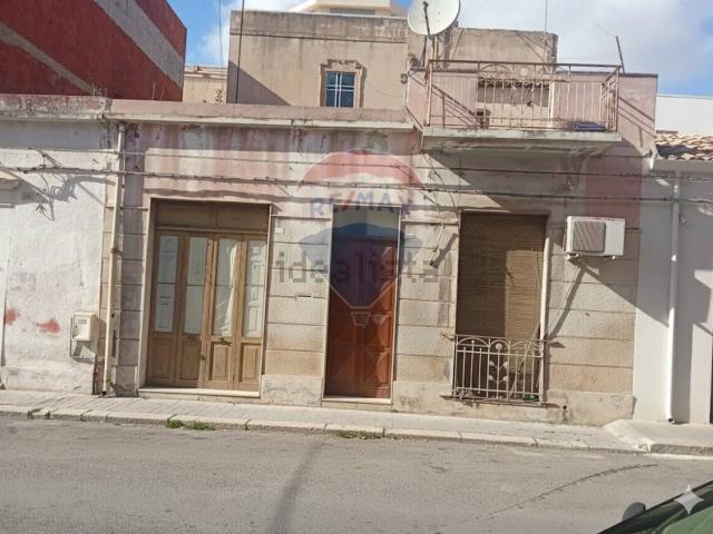 Casa in vendita a Vittoria, Sicilia