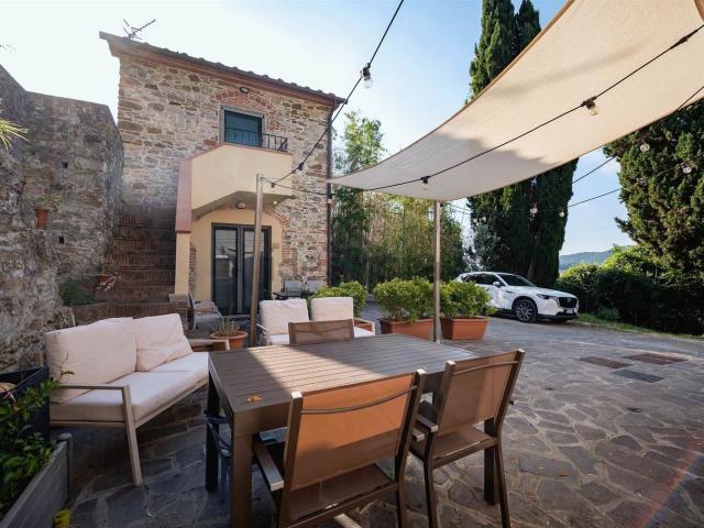 Casa in vendita a Quarrata, Toscana
