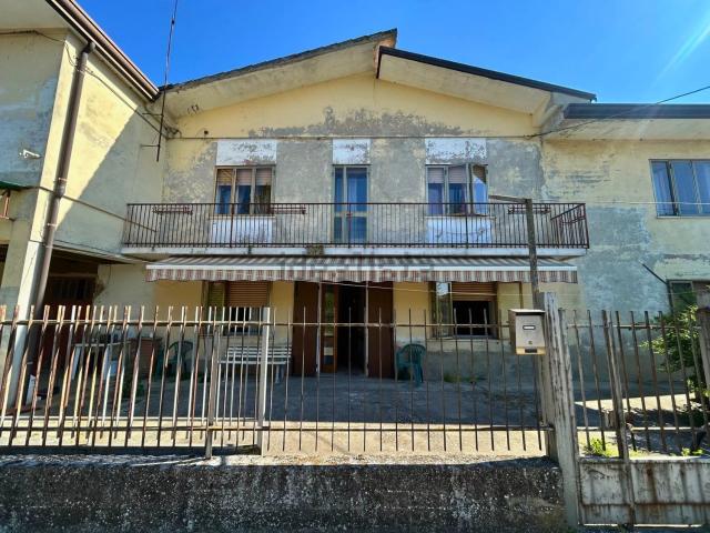 Casa in vendita a Anguillara Veneta, Veneto