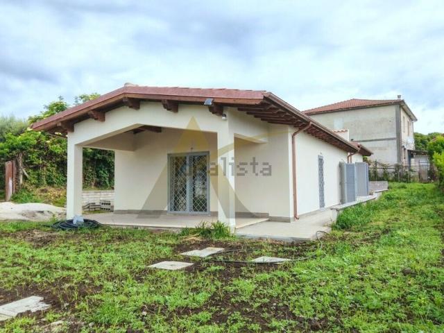 Casa in vendita a Valle Mazzone, Roma Capitale