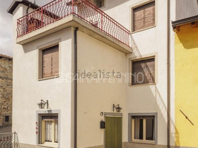 Casa in vendita a Unione dei comuni del Distretto Ceramico, Frassinoro