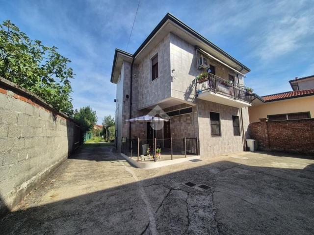 Casa in vendita a Roncello, Lombardia