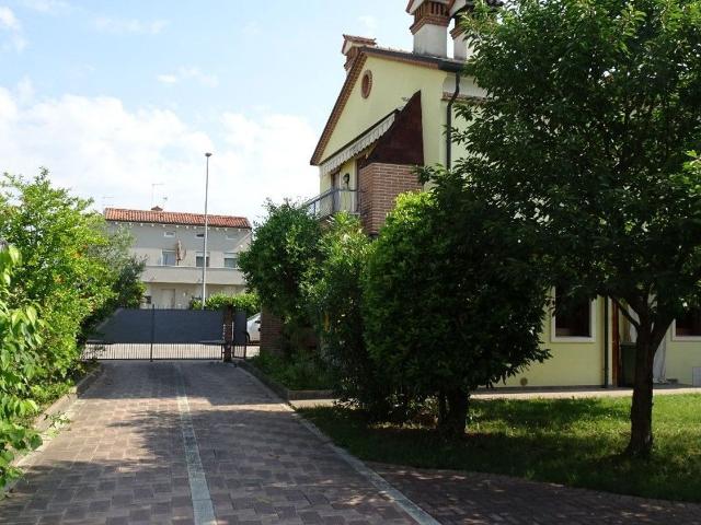Casa in vendita a Dueville, Vicenza