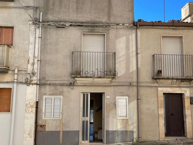 Casa in vendita a Chiaramonte Gulfi, Sicilia