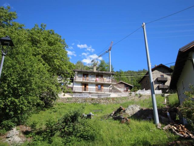 Casa in vendita a Montjovet, Aosta