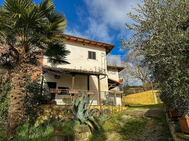 Casa in vendita a Vaiano, Gioiella