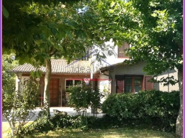 Casa in vendita a Poppi, Toscana