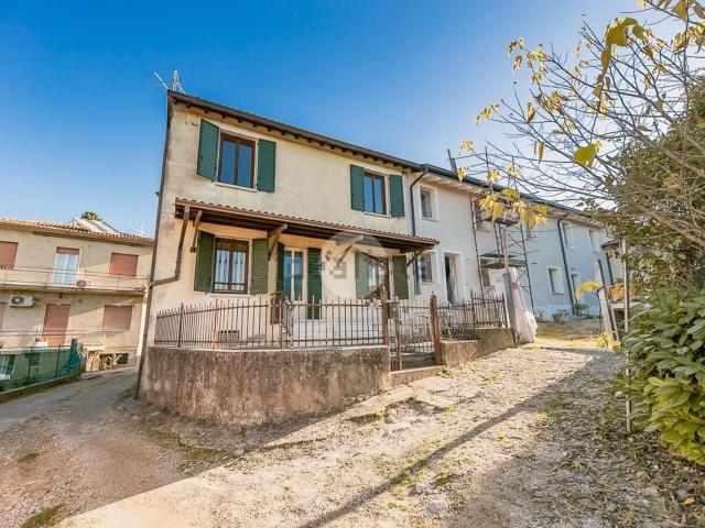 Casa in vendita a Sommacampagna, Veneto