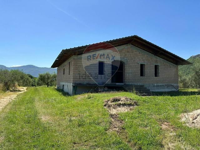Casa in vendita a Montaquila, Molise