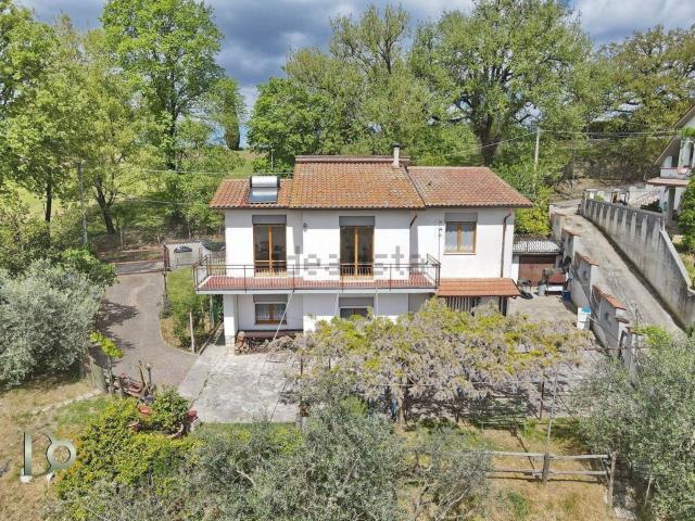 Casa in vendita a Rivodutri, Lazio