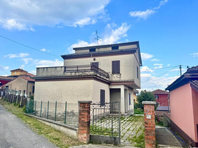 Casa in vendita a Ceccano, Lazio
