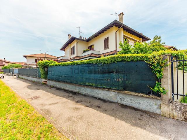 Casa in vendita a Lainate, Lombardia