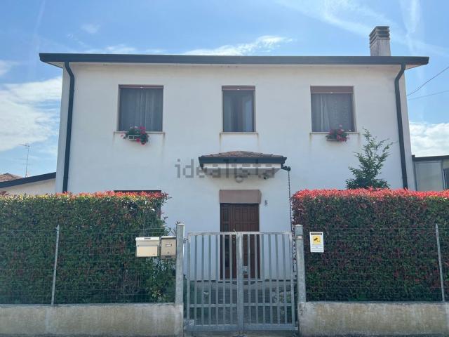 Casa in vendita a Lendinara, Veneto