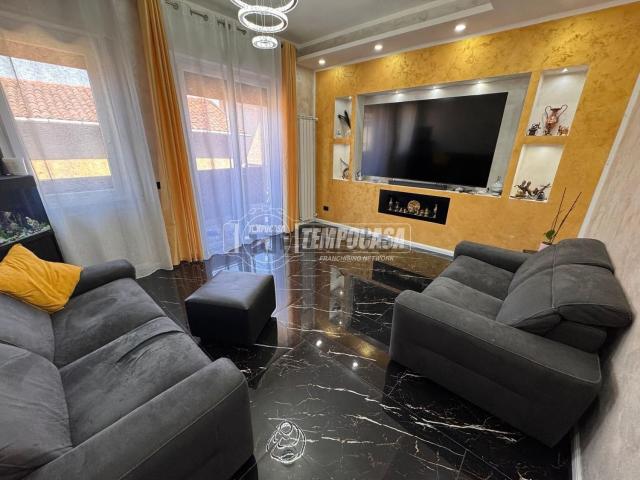 Casa in vendita a Busto Arsizio, Lombardia