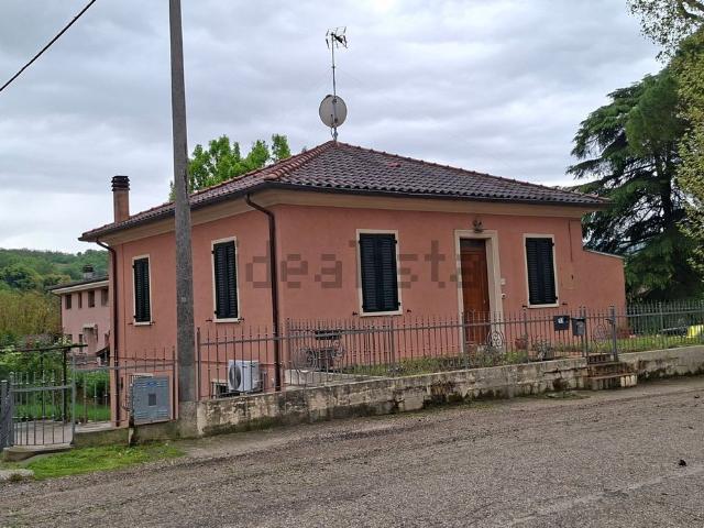 Casa in vendita a Vallefoglia, Marche