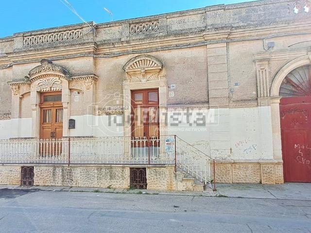 Casa in vendita a Adelfia, Bari